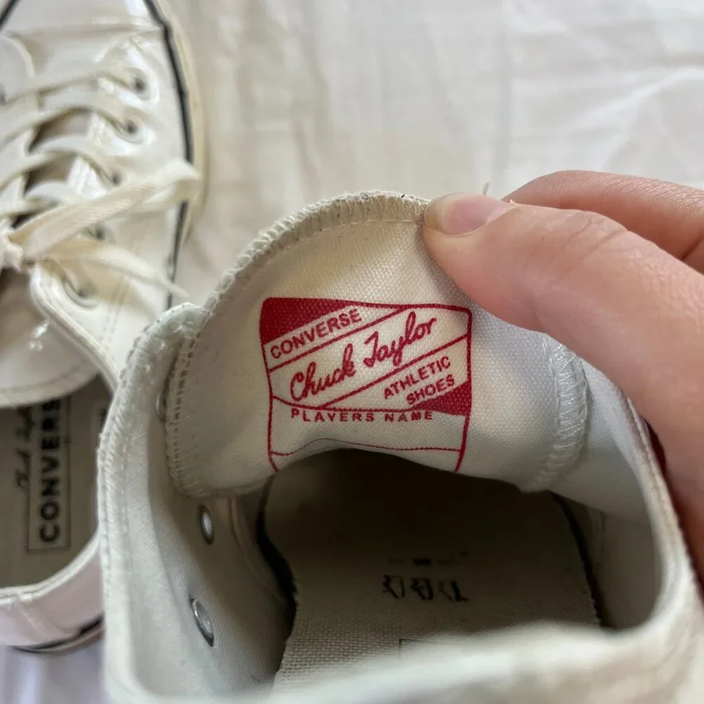 Converse Chuck Taylor White Faux Leather Low Top Converse | Size 6